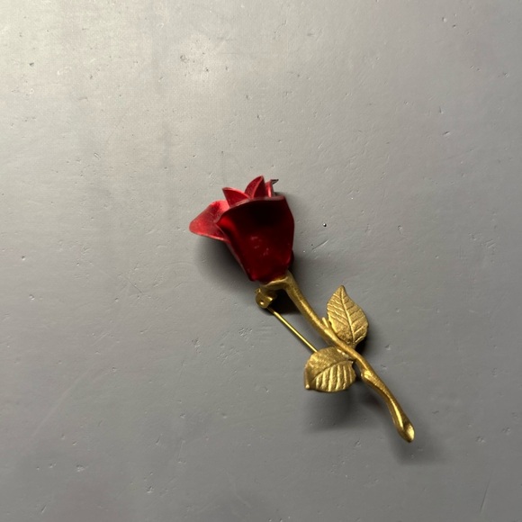 Vintage Avon Red and Gold Rose Brooch - Picture 2 of 2